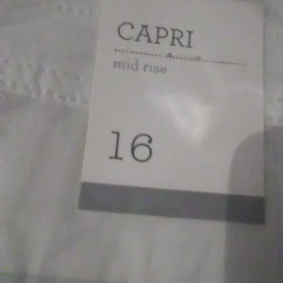 Mid Rise Capris - Picture 6 of 8